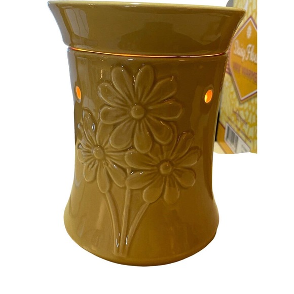 Vintage Great American Embossed Mustard Yellow Daisy Flower Electric Wax Warmer - Picture 3 of 12